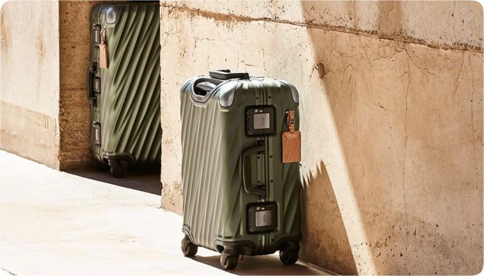 TUMI suitcase Black Friday deals. {Tech} for Travel. https://techfortravel.co.uk