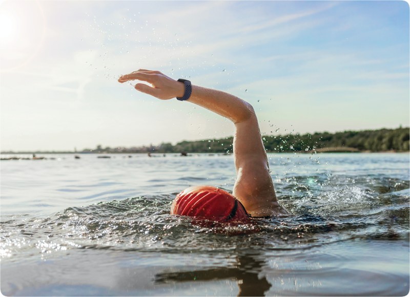 fitbit for swimmers