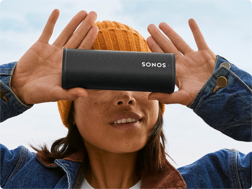 Sonos Roam Portable Speaker outdoors. {Tech} for Travel. https://techfortravel.co.uk