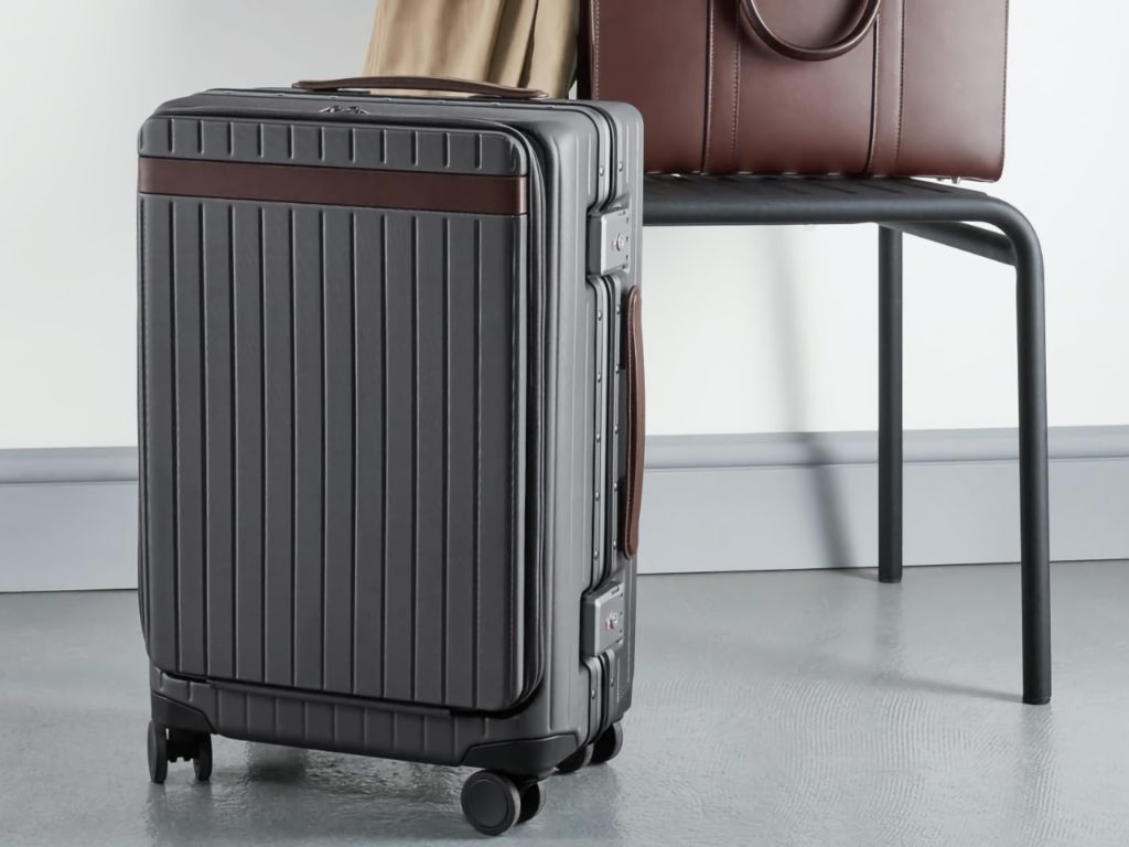 Best carry on suitcase 2022. {Tech} for Travel. https://techfortravel.co.uk