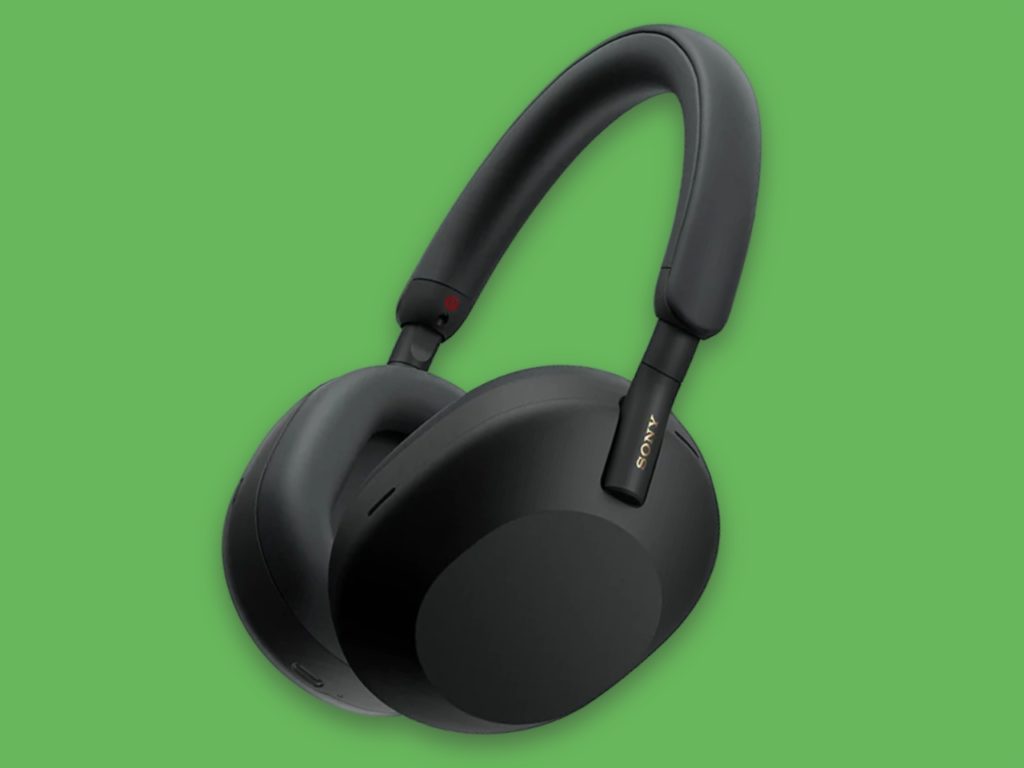 New Sony WH-1000XM5 headphones in Black. {Tech} for Travel. https://techfortravel.co.uk