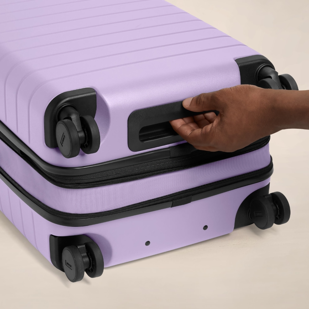 Away Flex Case in Lavender. Travel Gadget Newsletter. {Tech} for Travel. https://techfortravel.co.uk