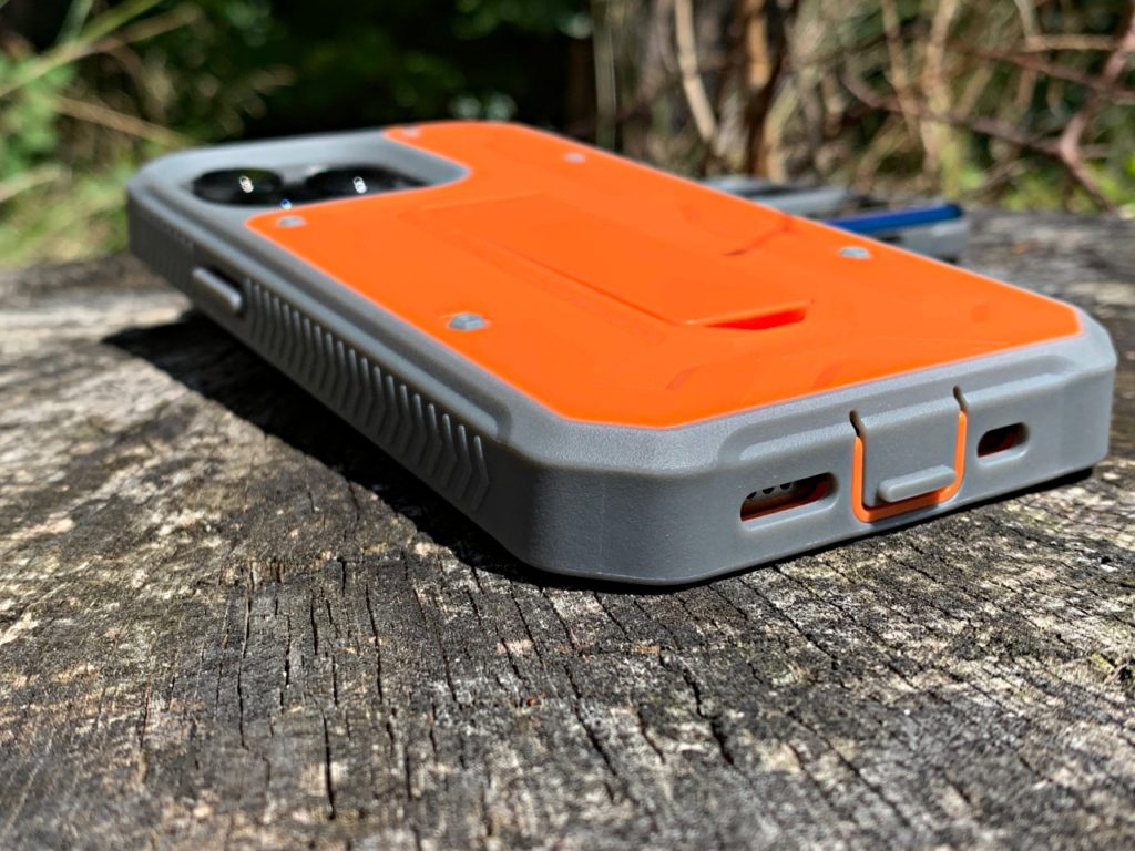 Caseborne V-Series review for iPhone 13 Pro. {Tech} for Travel. https://techfortravel.co.uk