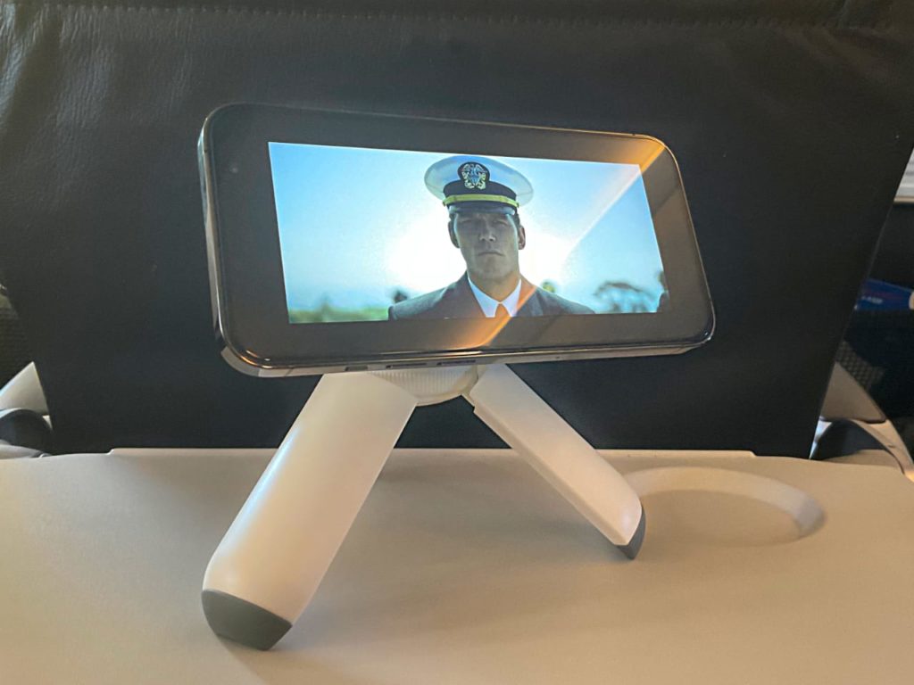 iphone stand for travel. STM MagPod Review. {Tech} for Travel. https://techfortravel.co.uk