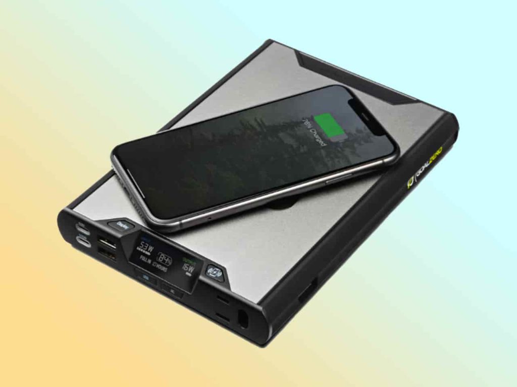 Sherpa 100AC Wireless charging an iPhone. {Tech} for Travel. https://techfortravel.co.uk