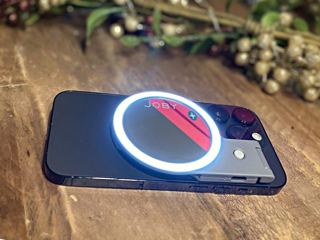 JOBY Beamo MagSafe Ring Light. Travel Gadget Holiday Gift Guide 2022. {Tech} for Travel. https://techfortravel.co.uk
