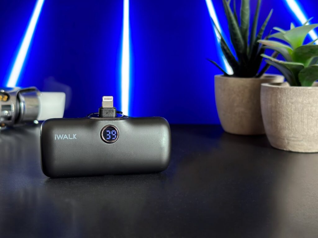 iWalk Link Me Pro Portable Charger Review with Lightning Port.  {Tech} for Travel.  https://techfortravel.co.uk