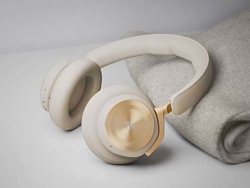 B&O Beoplay HX ANC Headphones.  {Tech} for Travel.  https://techfortravel.co.uk
