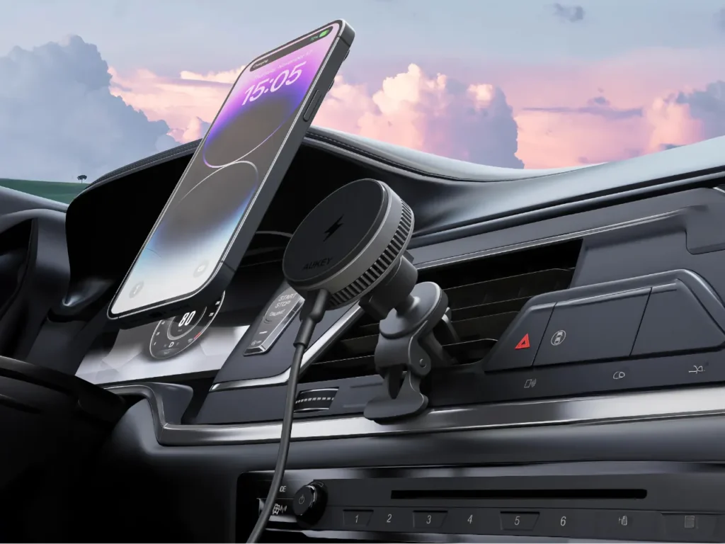 a phone on a holder in a car. AUKEY MagFusion Pro Series Best of IFA. {Tech} for Travel. https://techfortravel.co.uk