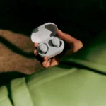 Bose QuietComfort Earbuds Designed for All-Day Comfort Bose QuietComfort Earbuds Case open