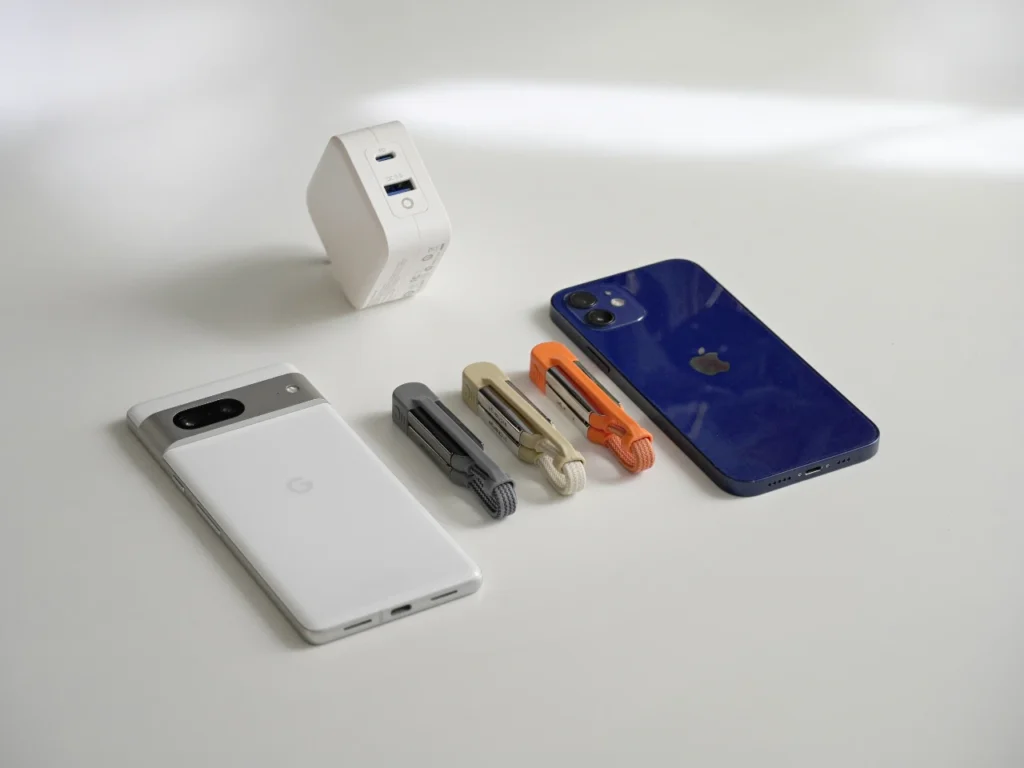 a group of cell phones and a power bank. Rolling Square inCharge XS.  {Tech} for Travel. https://techfortravel.co.uk