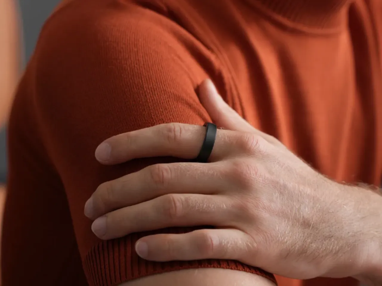 Ringconn Gen 2 – {Tech} for Travel a person wearing a ring on their finger. RingConn Gen 2. Father's Day Gift Ideas. {Tech} for Travel. https://techfortravel.co.uk