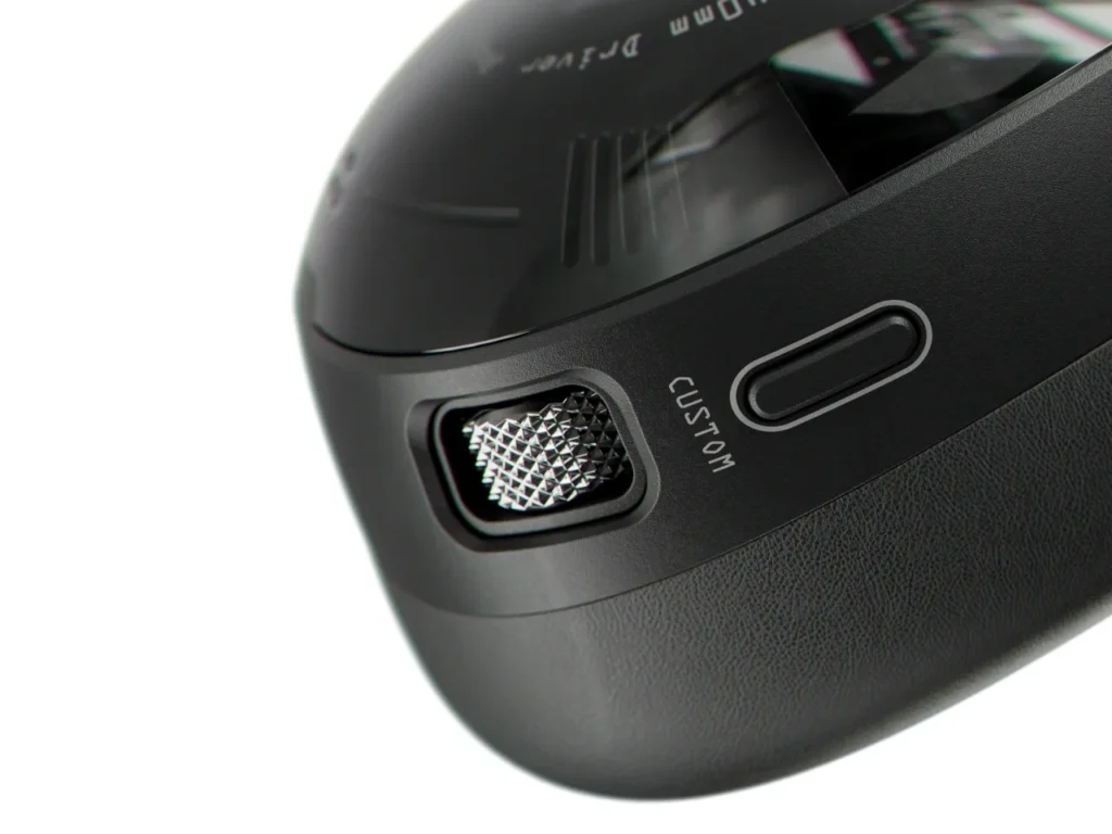 a close up of a device. Skullcandy Aviator 900 Headphones. {Tech} for Travel. https://techfortravel.co.uk