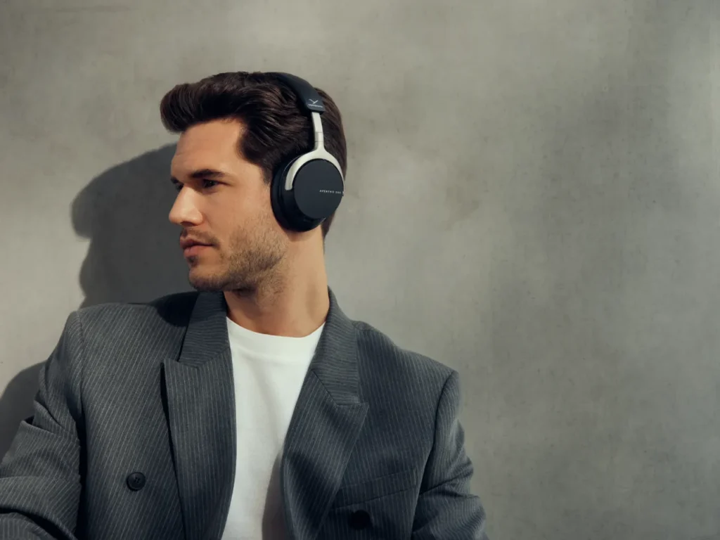 beyerdynamic AVENTHO 200 Hero – {Tech} for Travel a man wearing headphones. beyerdynamic AVENTHO 200 ANC Headphones. {Tech} for Travel. https://techfortravel.co.uk