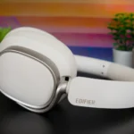 Edifier ES850NB Headphones Review: Meet the King of Comfort a white headphones on a table. Edifier ES850NB Headphones Review