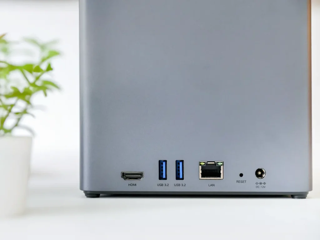 UGREEN DH4300 Plus Ports – {Tech} for Travel the back of a computer. UGREEN NASync DH4300 Plus Review. {Tech} for Travel. https://techfortravel.co.uk