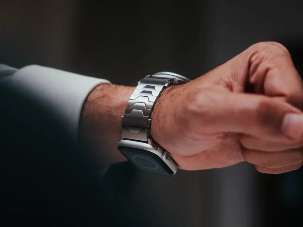 Smartlet Strap in use – {Tech} for Travel a person wearing a watch. Smartlet strap. CES 2026 News. {Tech} for Travel. https://techfortravel.co.uk