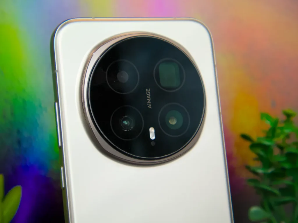 a close up of a phone. HONOR Magic8 Pro review. {Tech} for Travel. https://techfortravel.co.uk