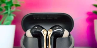 SoundPEATS Air5 Pro Plus Review: Powerful Noise Cancelling in a Light Design a black and gold earbuds in a case