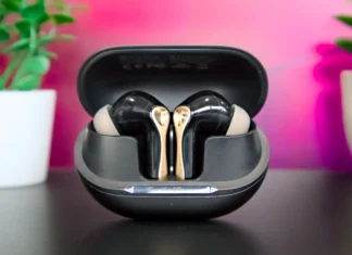 SoundPEATS Air5 Pro Plus Review: Powerful Noise Cancelling in a Light Design a black and gold earbuds in a case
